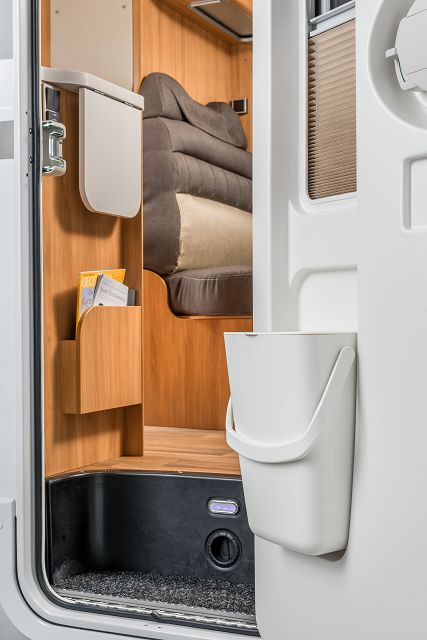 Hymer Mülleimer an Aufbautür wohnmobil