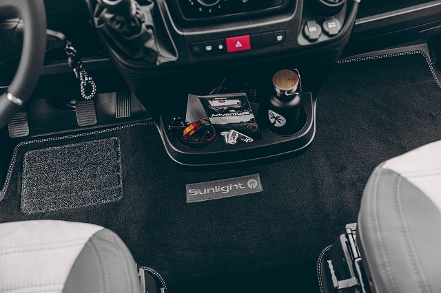 Sunlight Fahrerhausteppich Passend für T-und A- Modelle und Camper Vans ab MJ 22