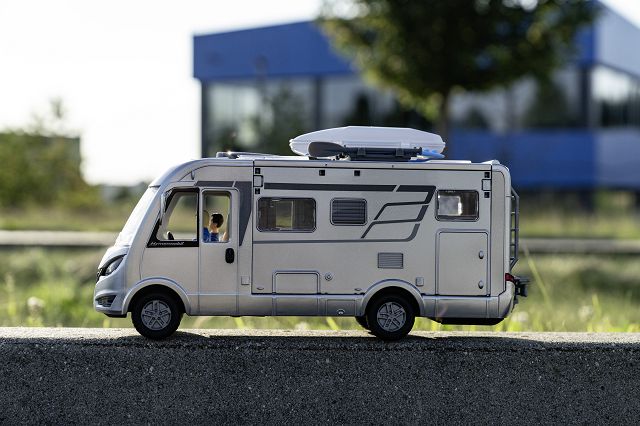 HYMER Modellauto Spielmobil / Camper Set B-Klasse Modern Comfort