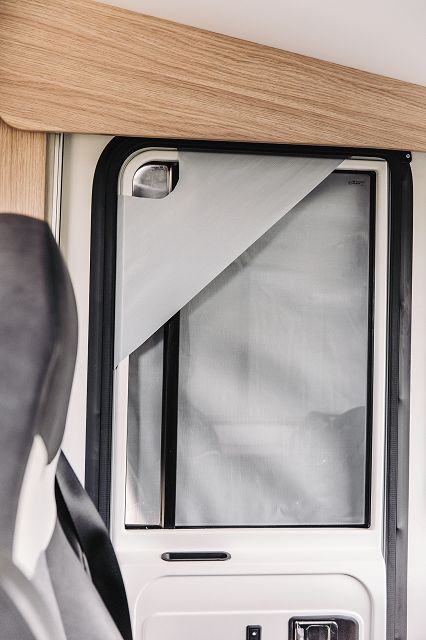 Sunlight Thermofenstermatte für Integrierte Reisemobile