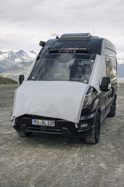 Sunlight Thermofenstermatte für Camper Vans auf Ford Transit